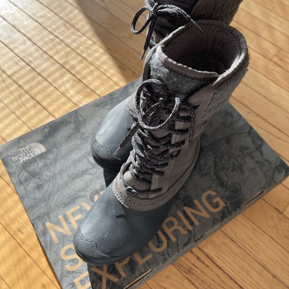 Women's North Face Boots - Size 9
